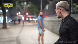 O cliente do coroinha (Alejandro, Kassim Abra)