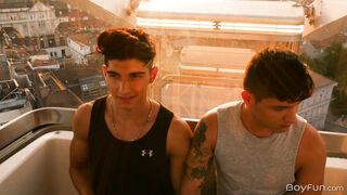 Ferris Wheel Feel Up